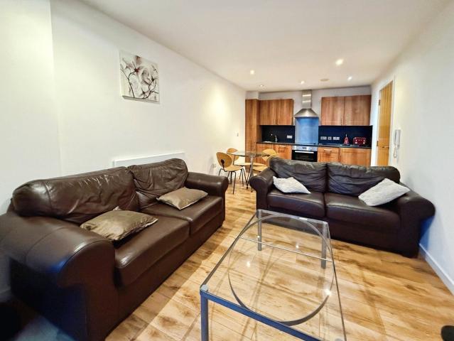 Flat for rent in Richmond Hill, West Yorkshire