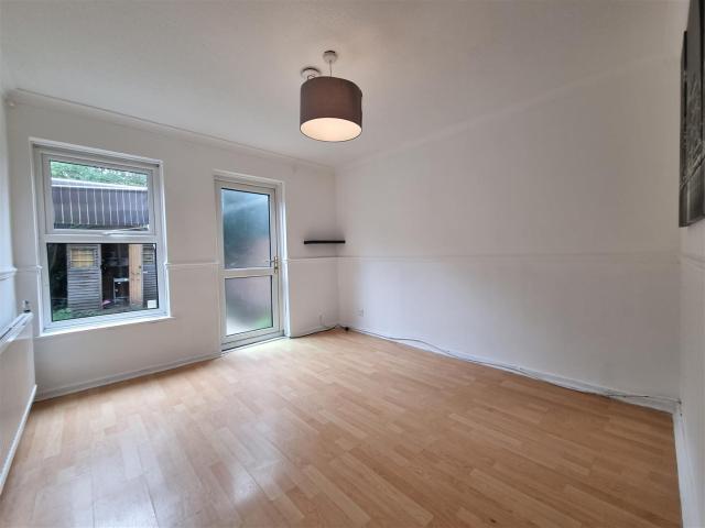 Flat for rent in London Borough of Croydon, Greater London
