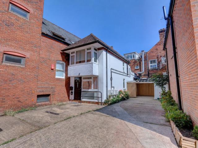 Flat for rent in Daws Hill, Cressex