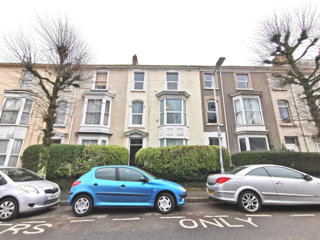 Flat for rent in Nangreaves, Wales