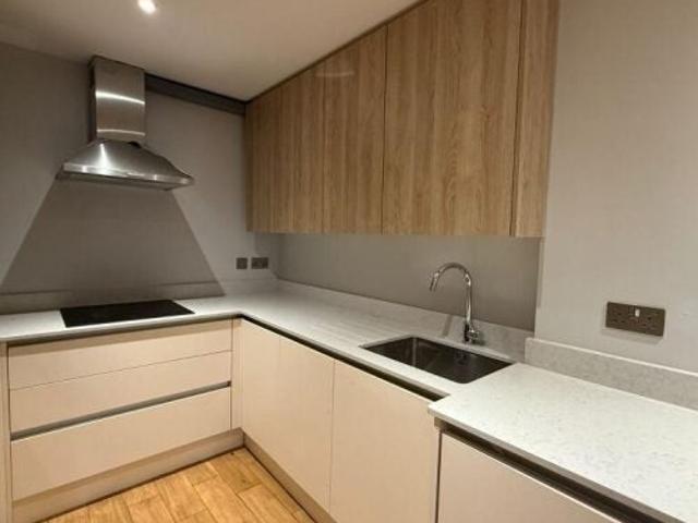 Flat for rent in London Borough of Ealing, Perivale