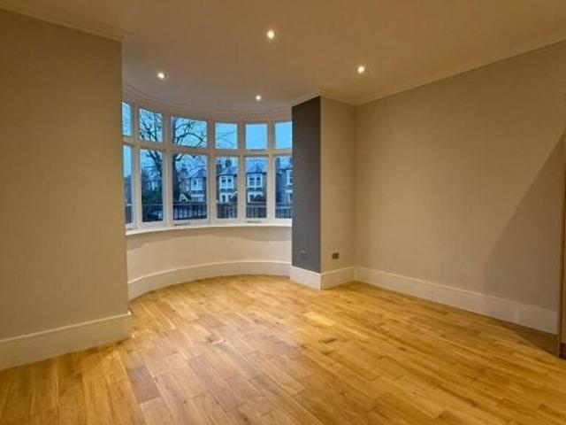 Flat for rent in London Borough of Ealing, Perivale