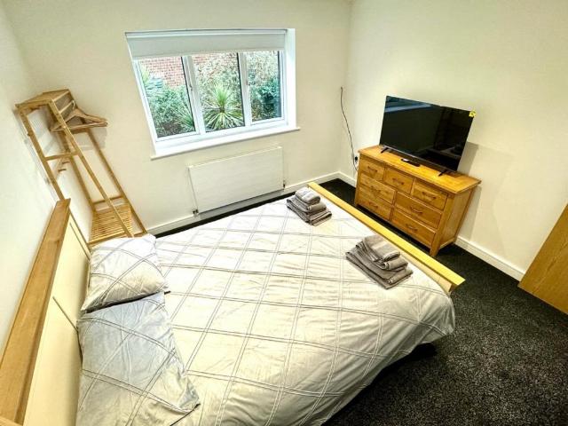 Flat for rent in Calderstones