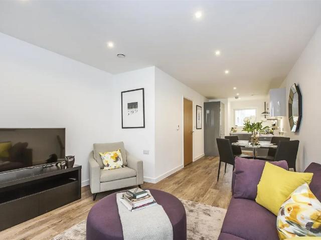 Flat for rent in London Borough of Lewisham, Greater London