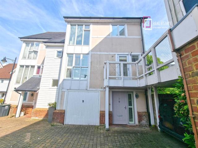 Flat for rent in Bourne Vale, Kent