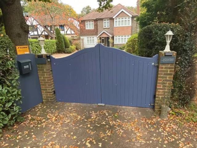 Flat for rent in Hillview, Surrey