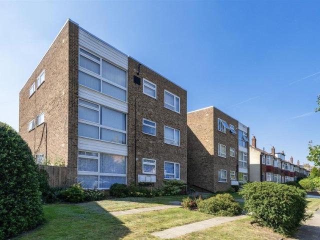 Flat for rent in Eltham Park, Greater London
