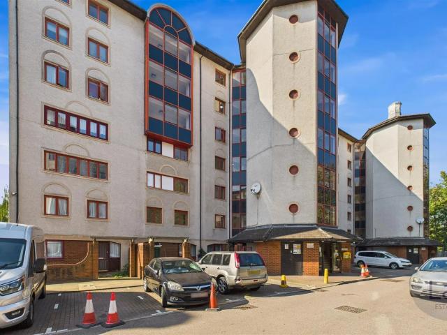 Flat for rent in Broxbourne, Hertfordshire