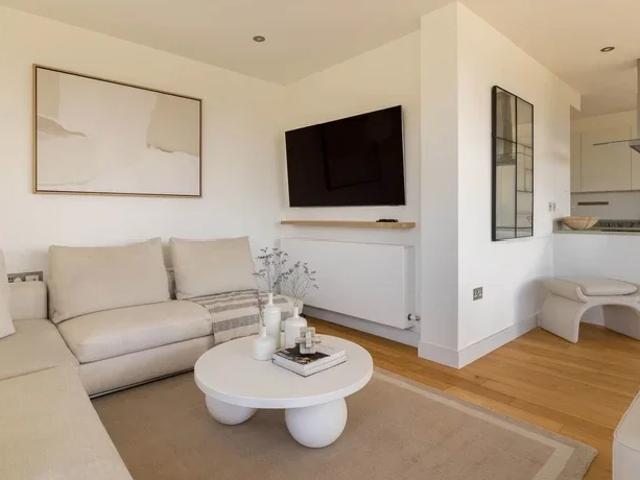 Flat for rent in Maida Hill, Greater London