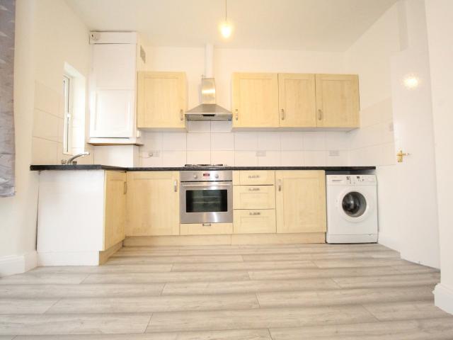 Flat for rent in Seven Kings, Greater London