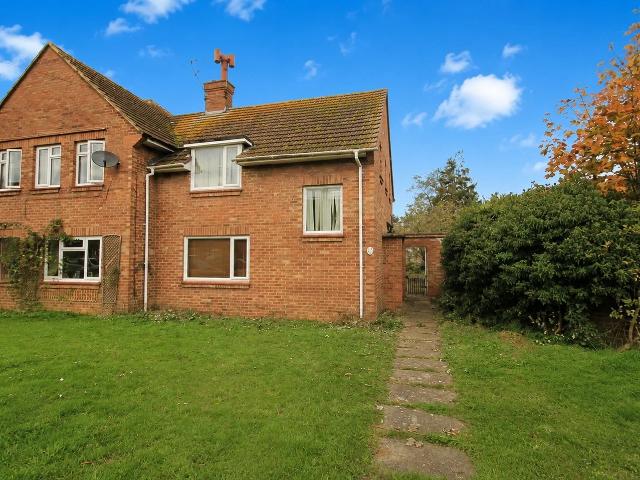 Flat for rent in Staines, Surrey