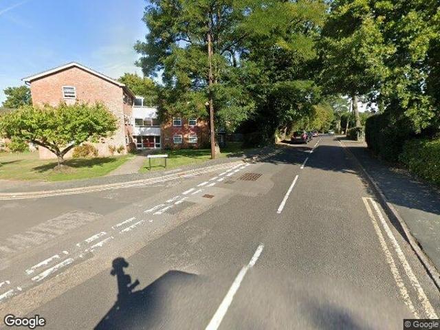 Flat for rent in Westborough, Surrey