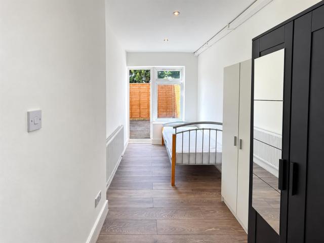 Flat for rent in Burnt Oak, Greater London