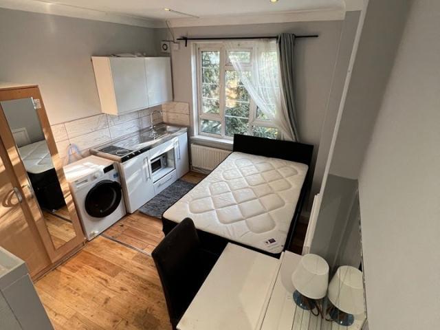 Flat for rent in London Borough of Hounslow, Greater London