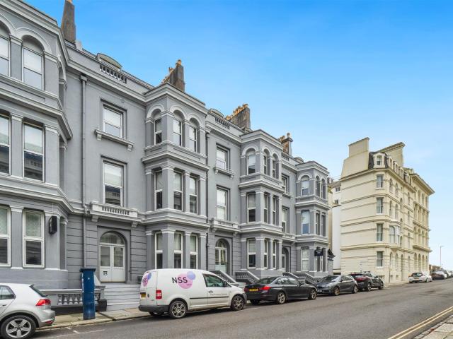 Flat for rent in West Hoe, Mount Wise
