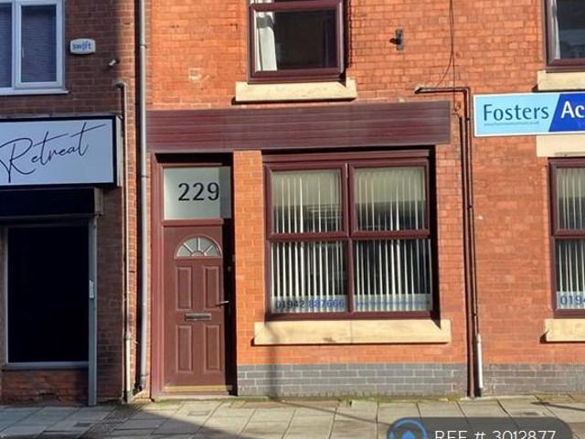 Flat for rent in New Hall Farm, Wigan
