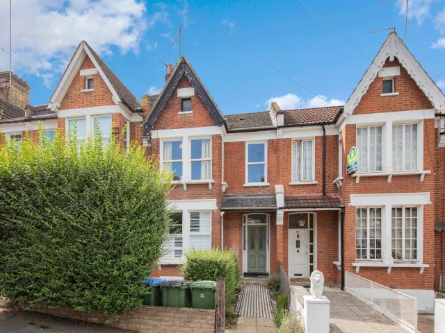 Flat for rent in Charlton, Greater London