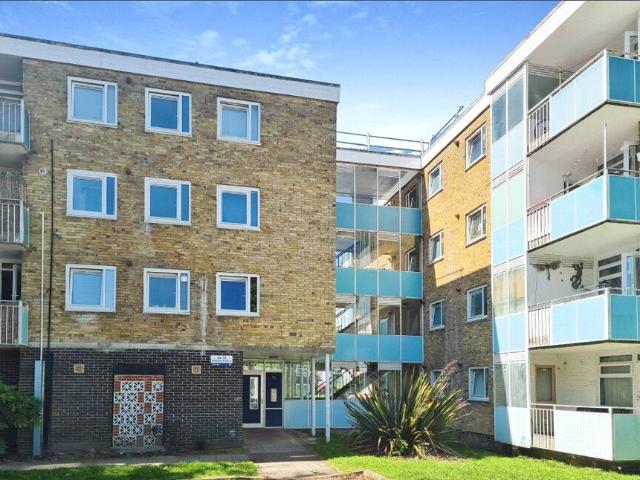 Flat for rent in Thornhill, City Of Southampton