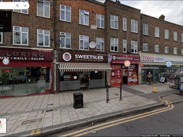 Flat for rent in Elm Park, Greater London