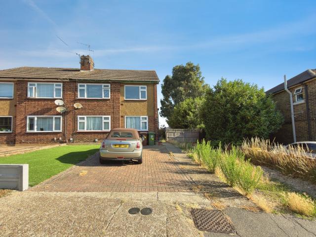Flat for rent in Aveley, Essex