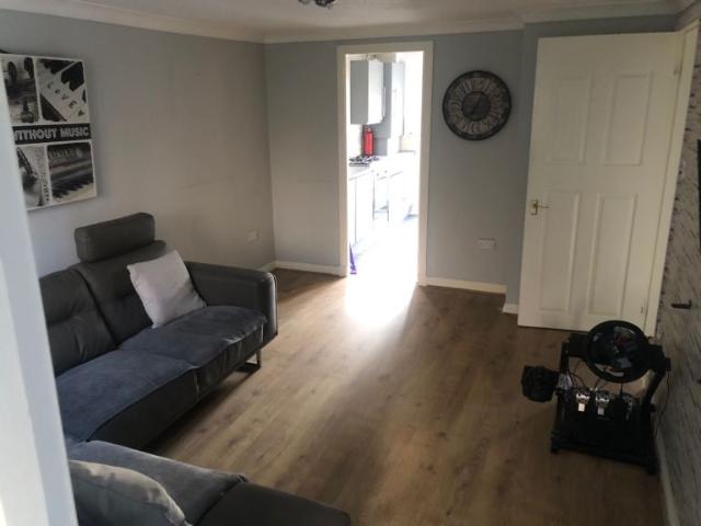 Flat for rent in Hallside, Cambuslang