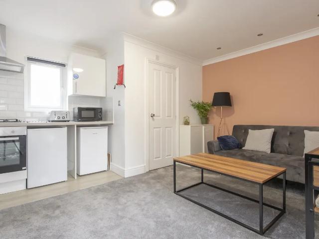 Flat for rent in Charlton Riverside, Greater London