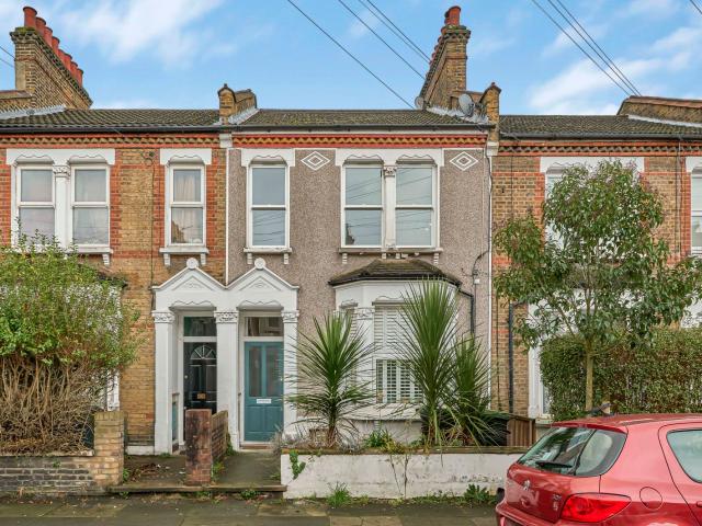 Flat for rent in London Borough of Lewisham, Greater London