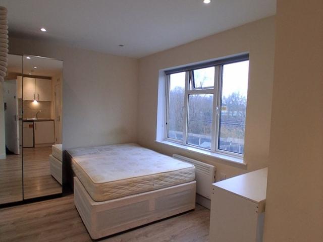 Flat for rent in Wealdstone, Greater London