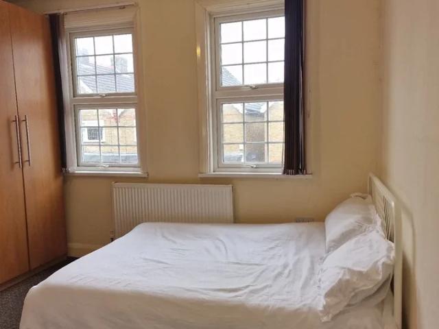 Flat for rent in Slough