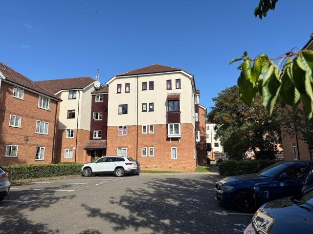 Flat for rent in London Borough of Brent, Greater London