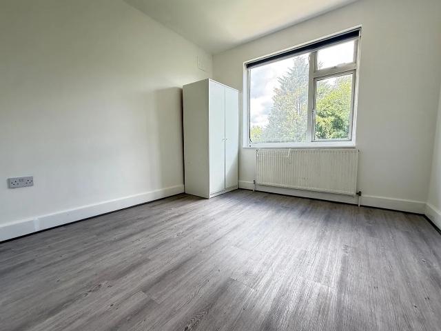 Flat for rent in London Borough of Brent, Greater London