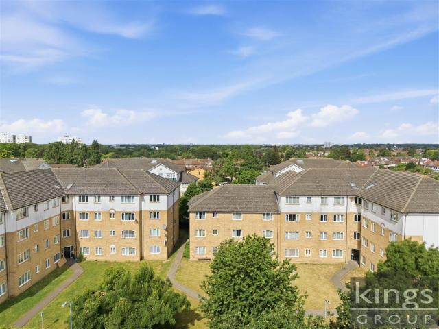 Flat for rent in Ponders End, Greater London