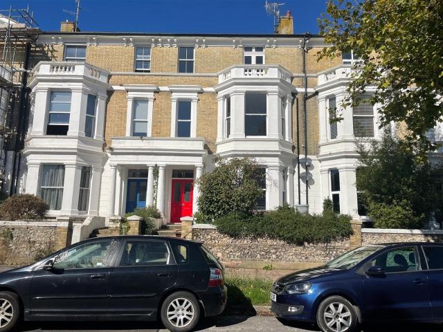 Flat for rent in Upperton, Eastbourne