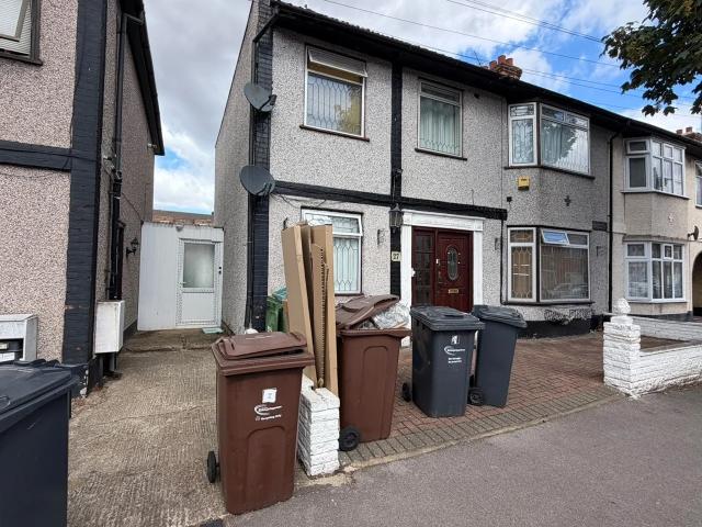 Flat for rent in Greater London