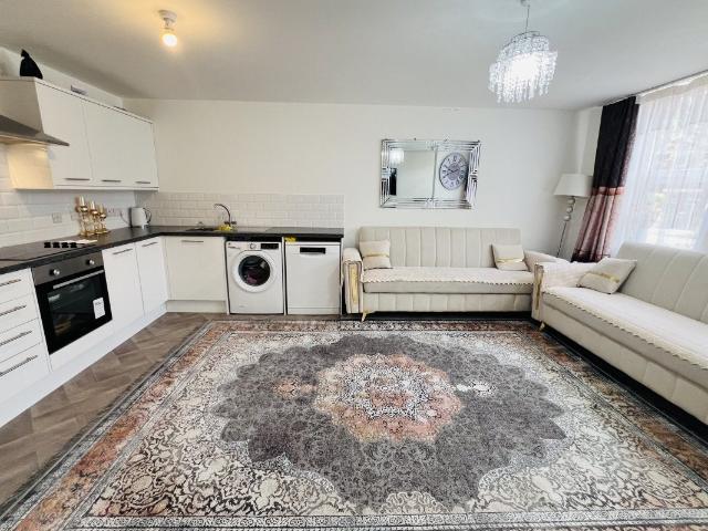 Flat for rent in Roselands, Eastbourne