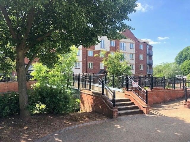 Flat for rent in Baswich, Staffordshire