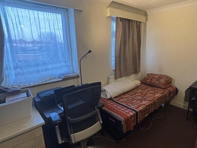 Flat for rent in Kingsbury, Greater London