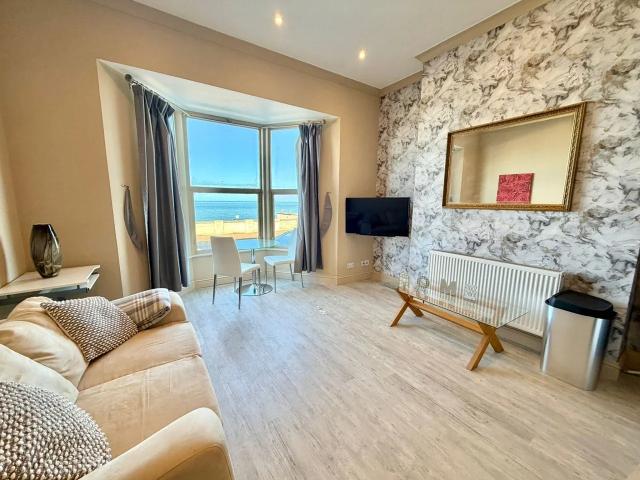 Flat for rent in Cliftonville West, Acol