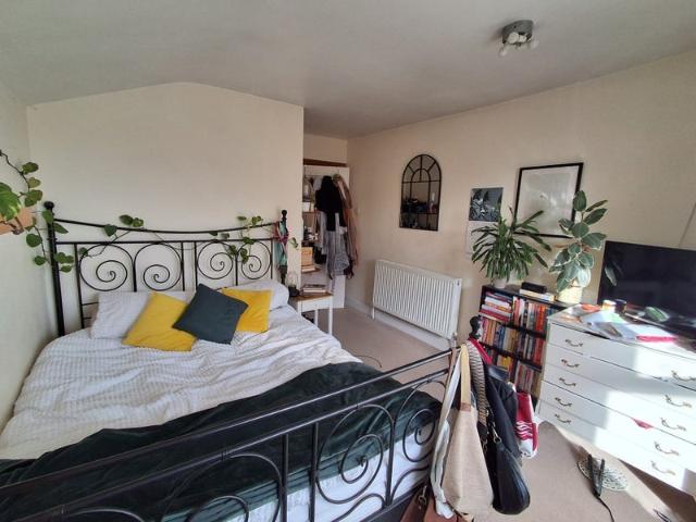 Flat for rent in London Borough of Hammersmith and Fulham, Greater London