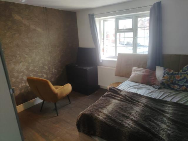 Flat for rent in London Borough of Hounslow, Greater London