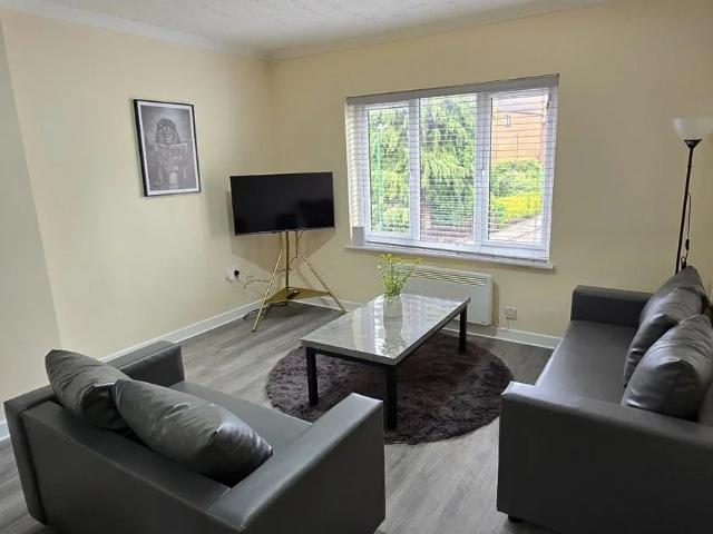 Flat for rent in Eton