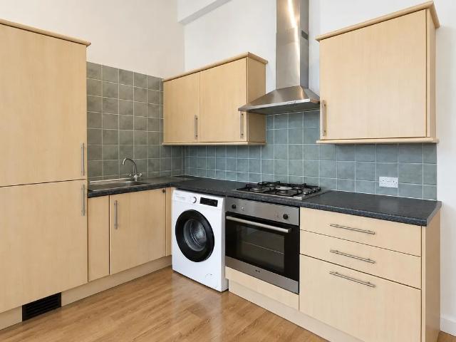 Flat for rent in Bohemia, Guestling Green