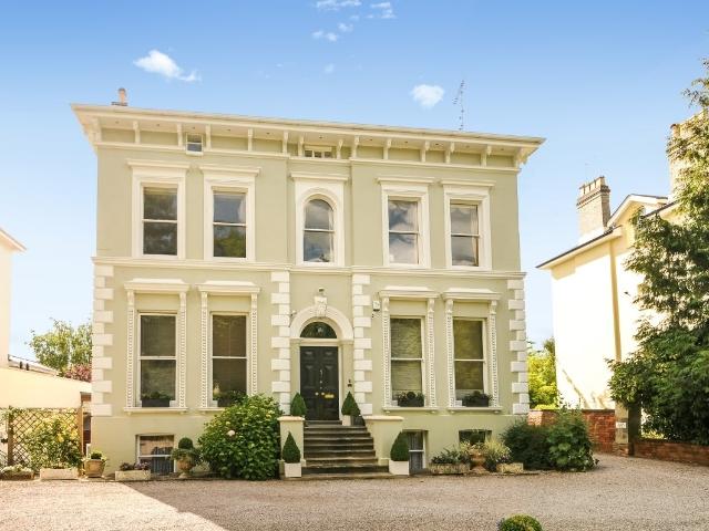 Flat for rent in Golden Valley, Gloucestershire