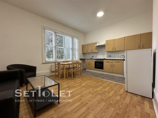 Flat for rent in Highfields, Old Wharf