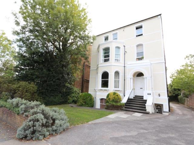 Flat for rent in Surbiton, Greater London