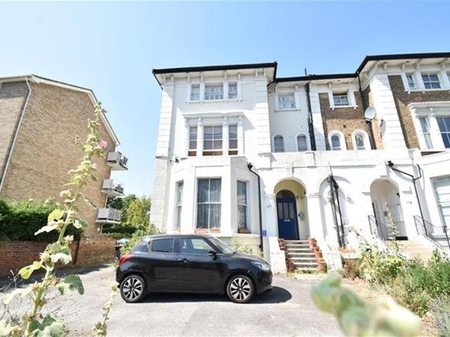Flat for rent in Surbiton, Greater London