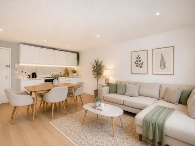 Flat for rent in Tolworth, Greater London