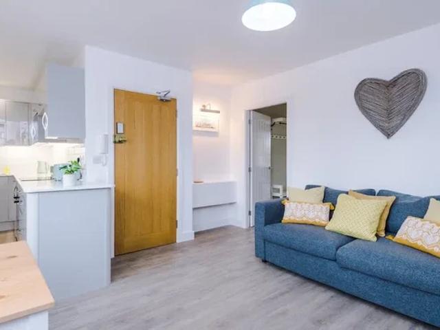 Flat for rent in Newtown, Two Mills