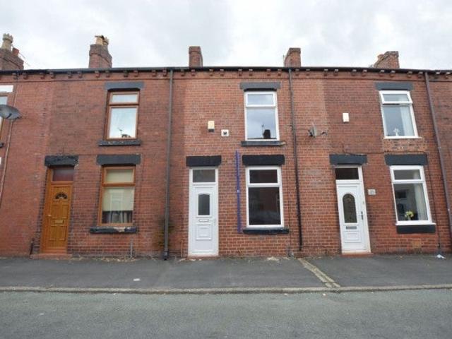 Flat for rent in Wigan, Greater Manchester