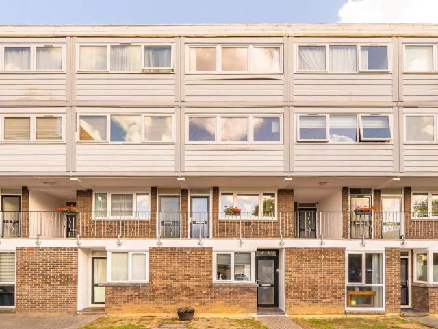 Apartment for rent in Brentham Garden Suburb, Greater London